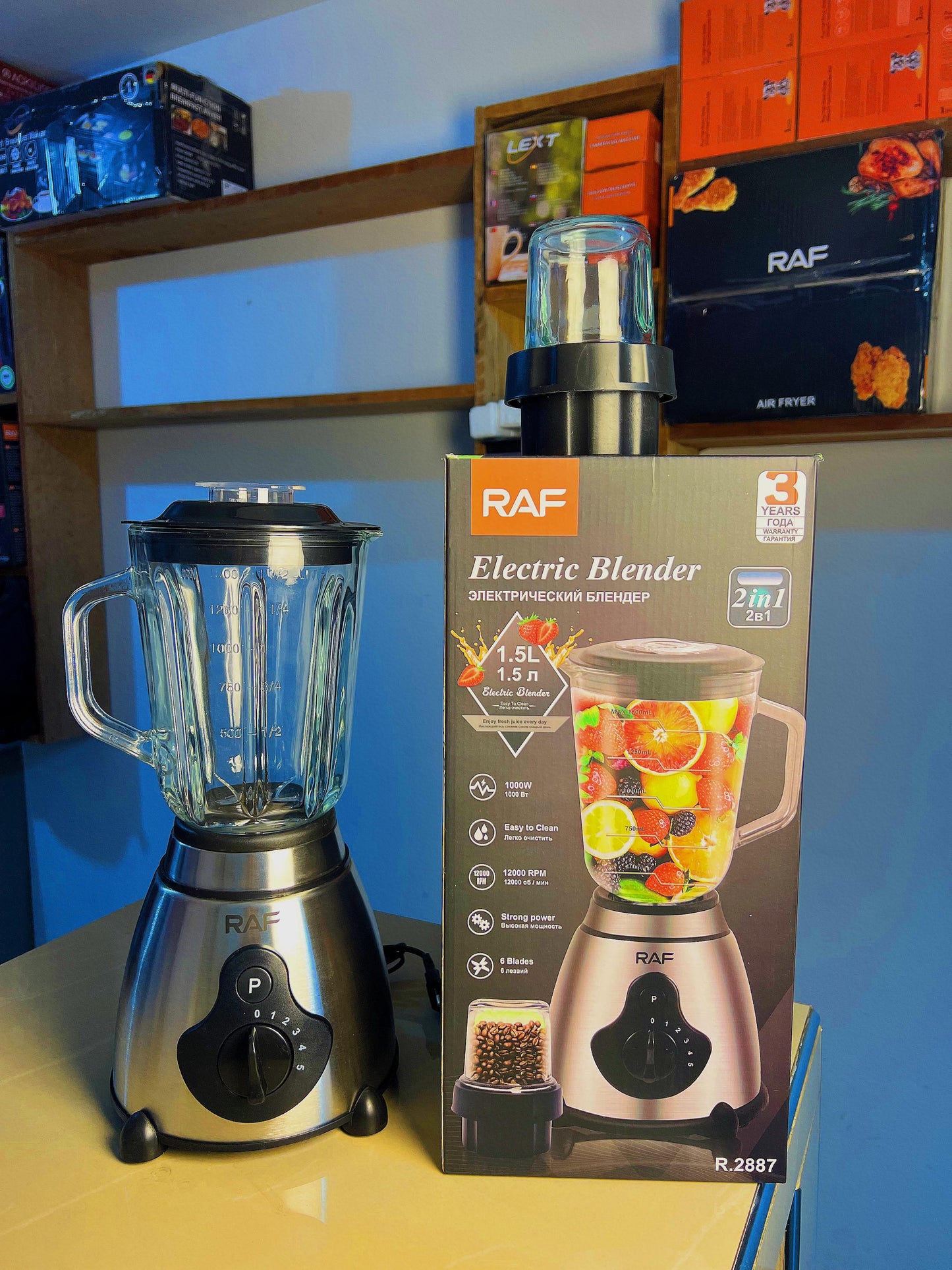 LICUADORA MARCA RAF VIDRIO DE 2 VASOS DE 1000 WTS DE POTENCIA.