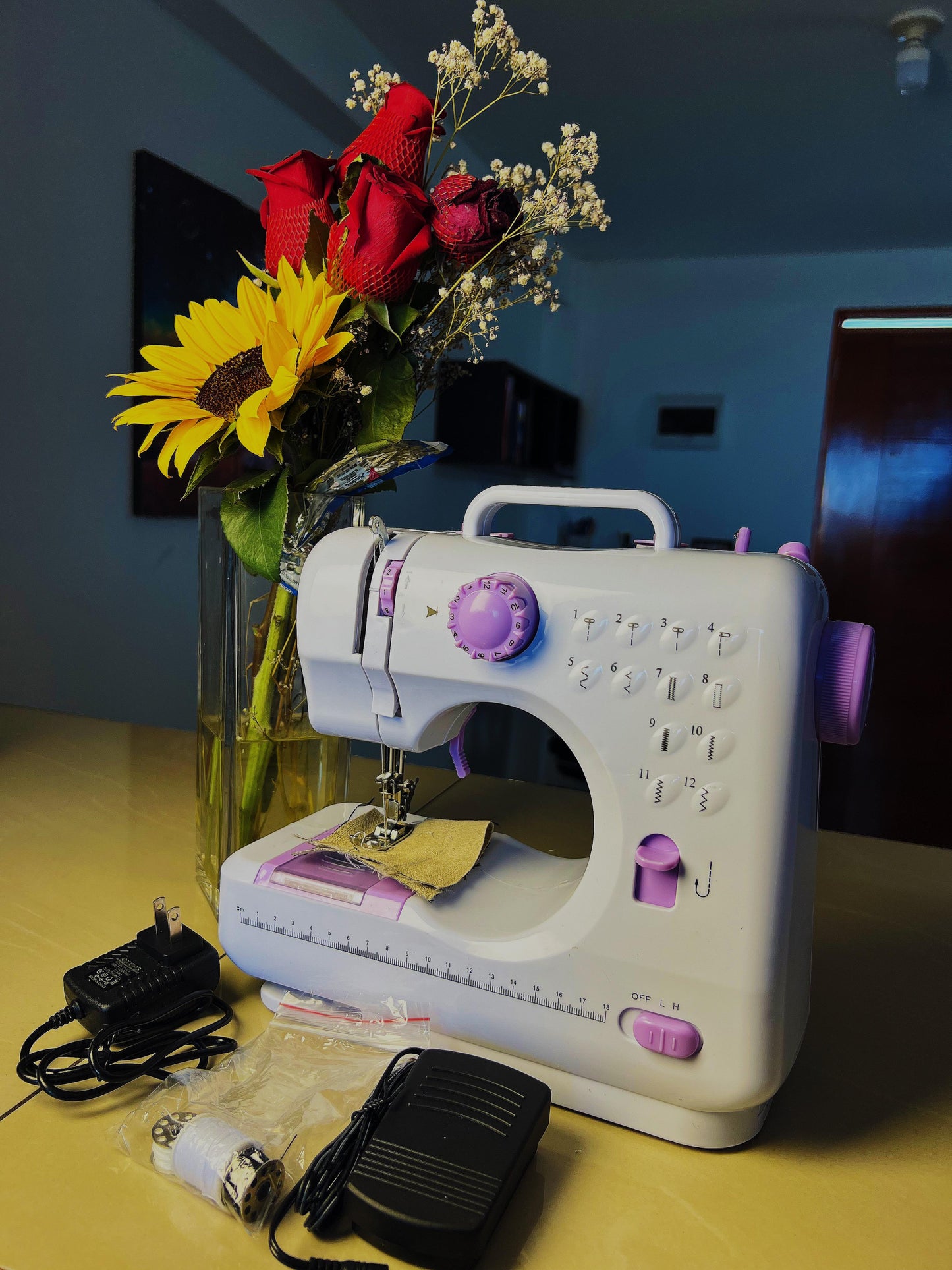 MÁQUINA COSER MULTIFUNCIONAL PORTÁTIL ELÉCTRICA 12PUNTADAS